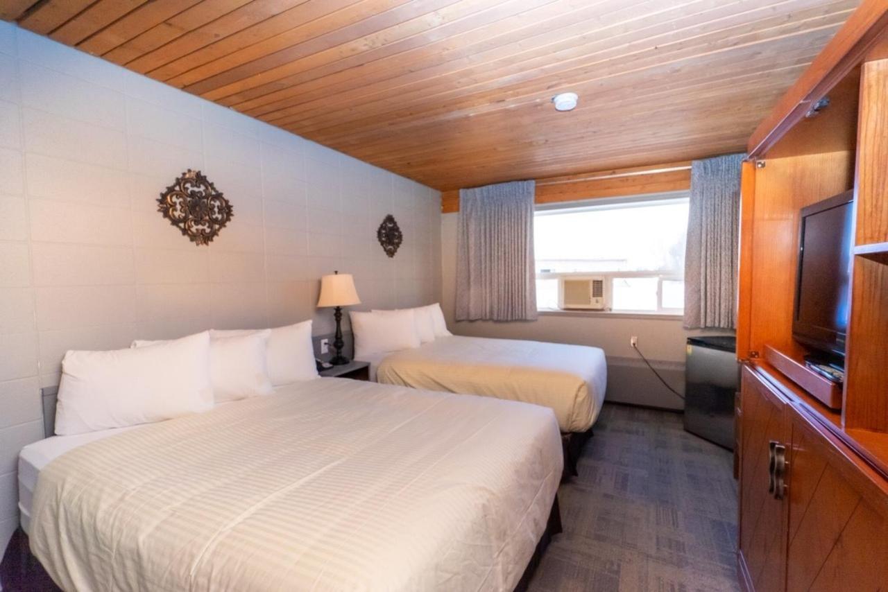 Vegreville Garden Inn Екстер'єр фото