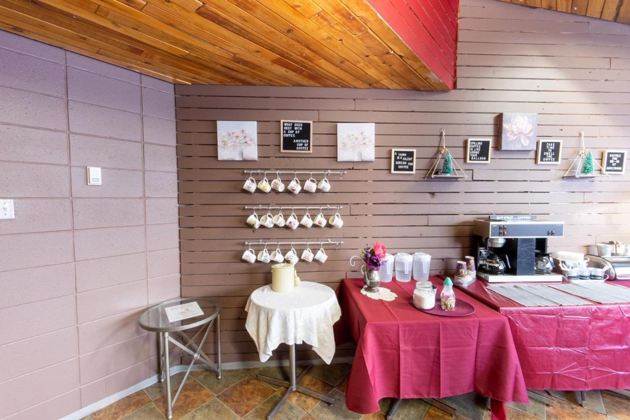 Vegreville Garden Inn Екстер'єр фото