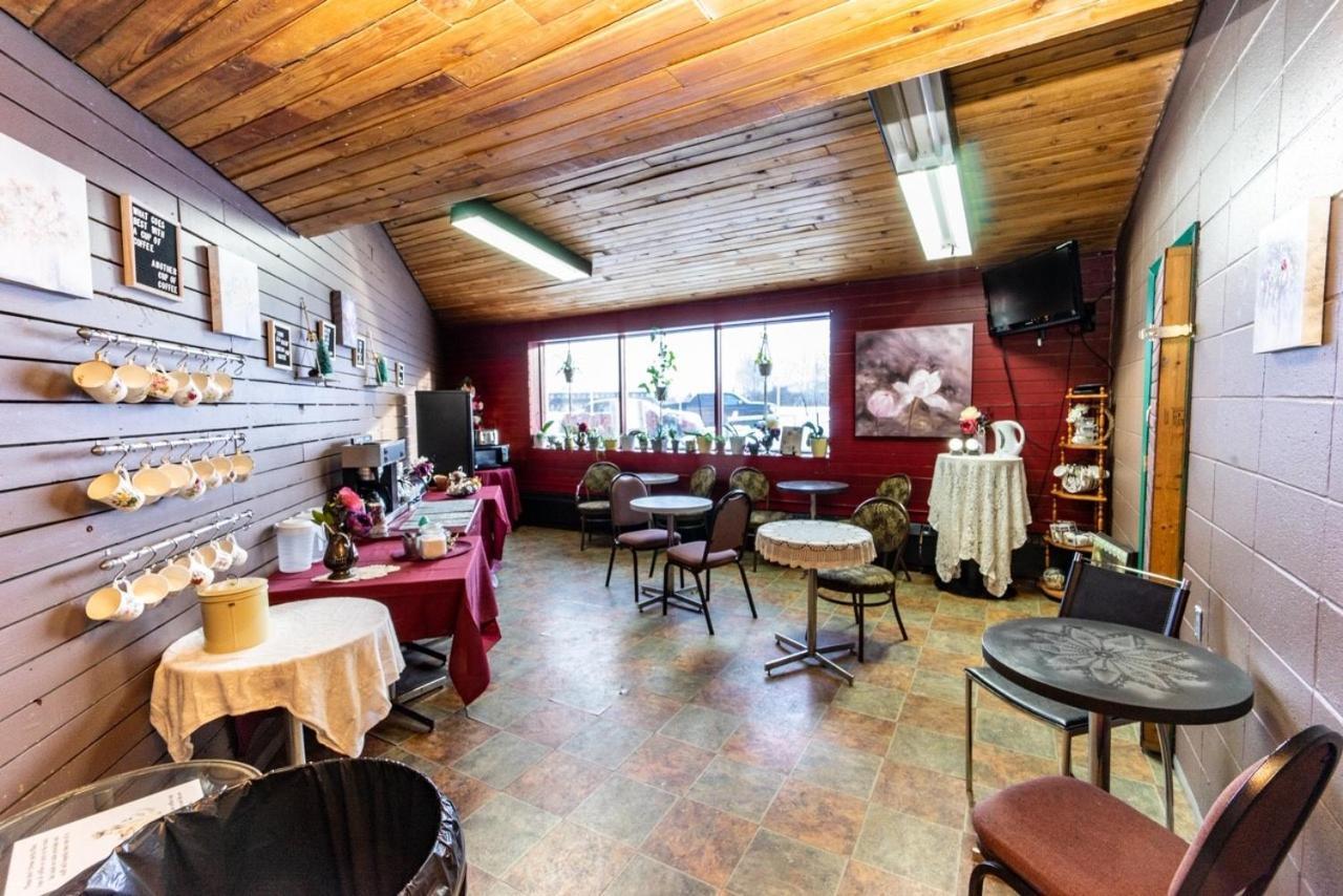 Vegreville Garden Inn Екстер'єр фото