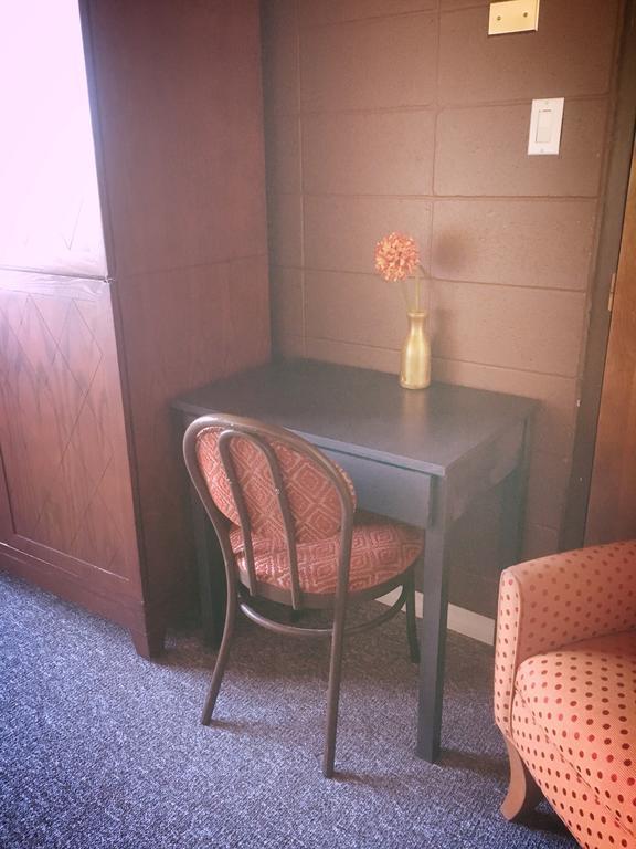 Vegreville Garden Inn Екстер'єр фото