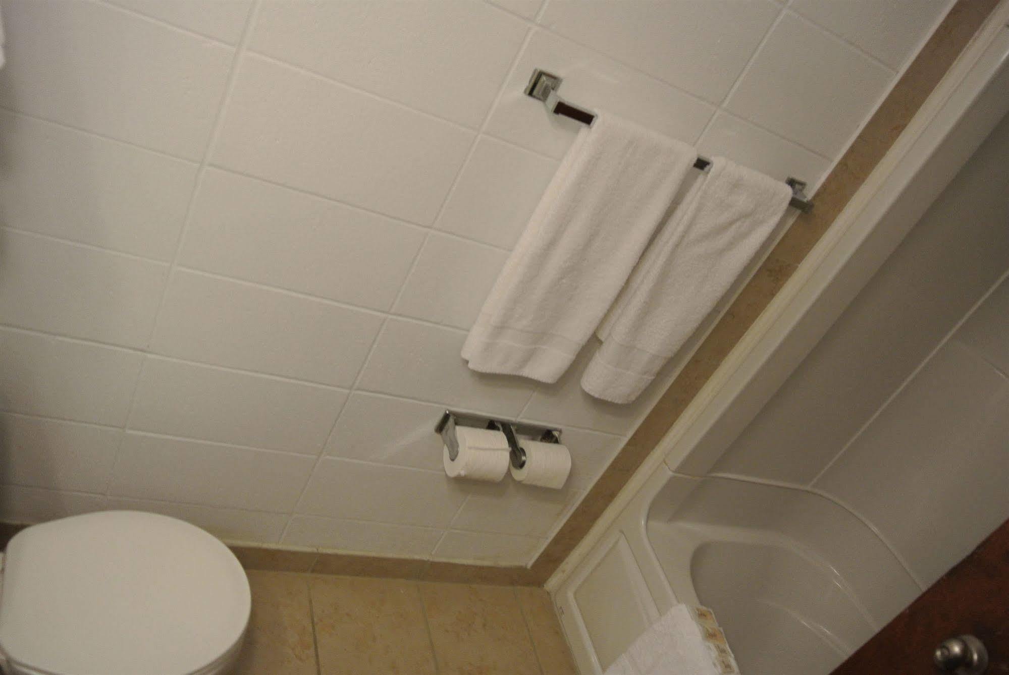 Vegreville Garden Inn Екстер'єр фото