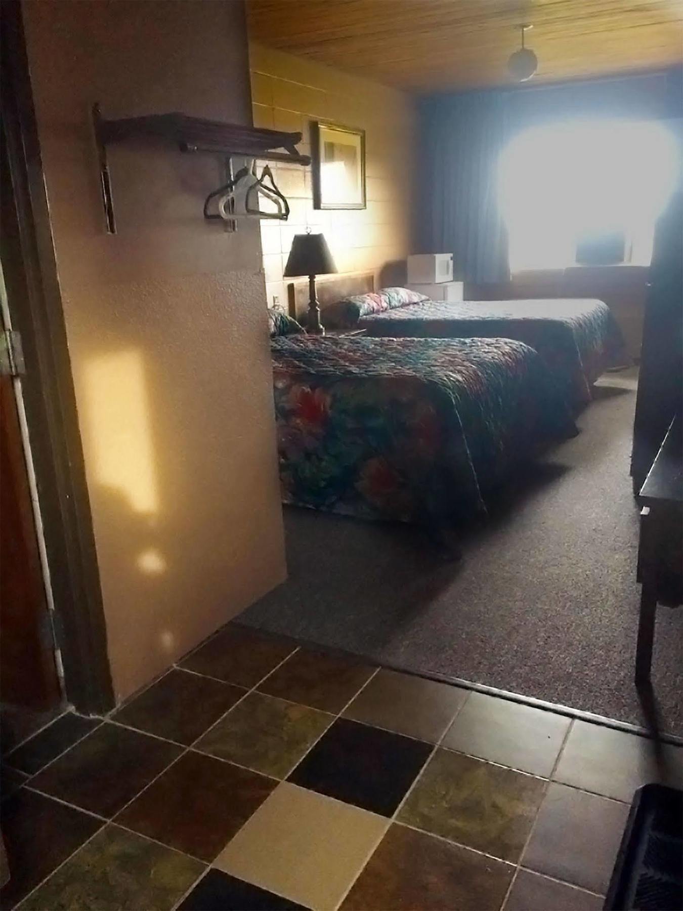 Vegreville Garden Inn Екстер'єр фото
