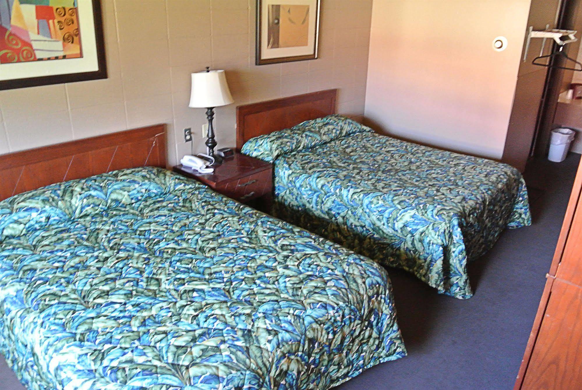 Vegreville Garden Inn Екстер'єр фото