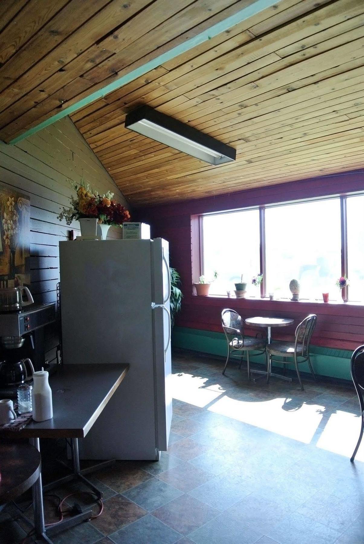 Vegreville Garden Inn Екстер'єр фото